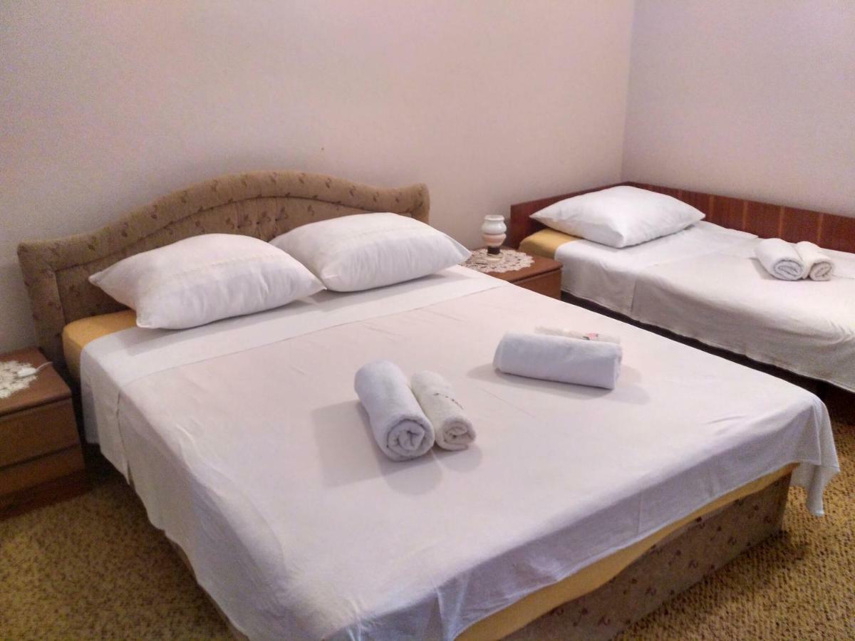Apartmani Tonica Sukošan Exterior foto